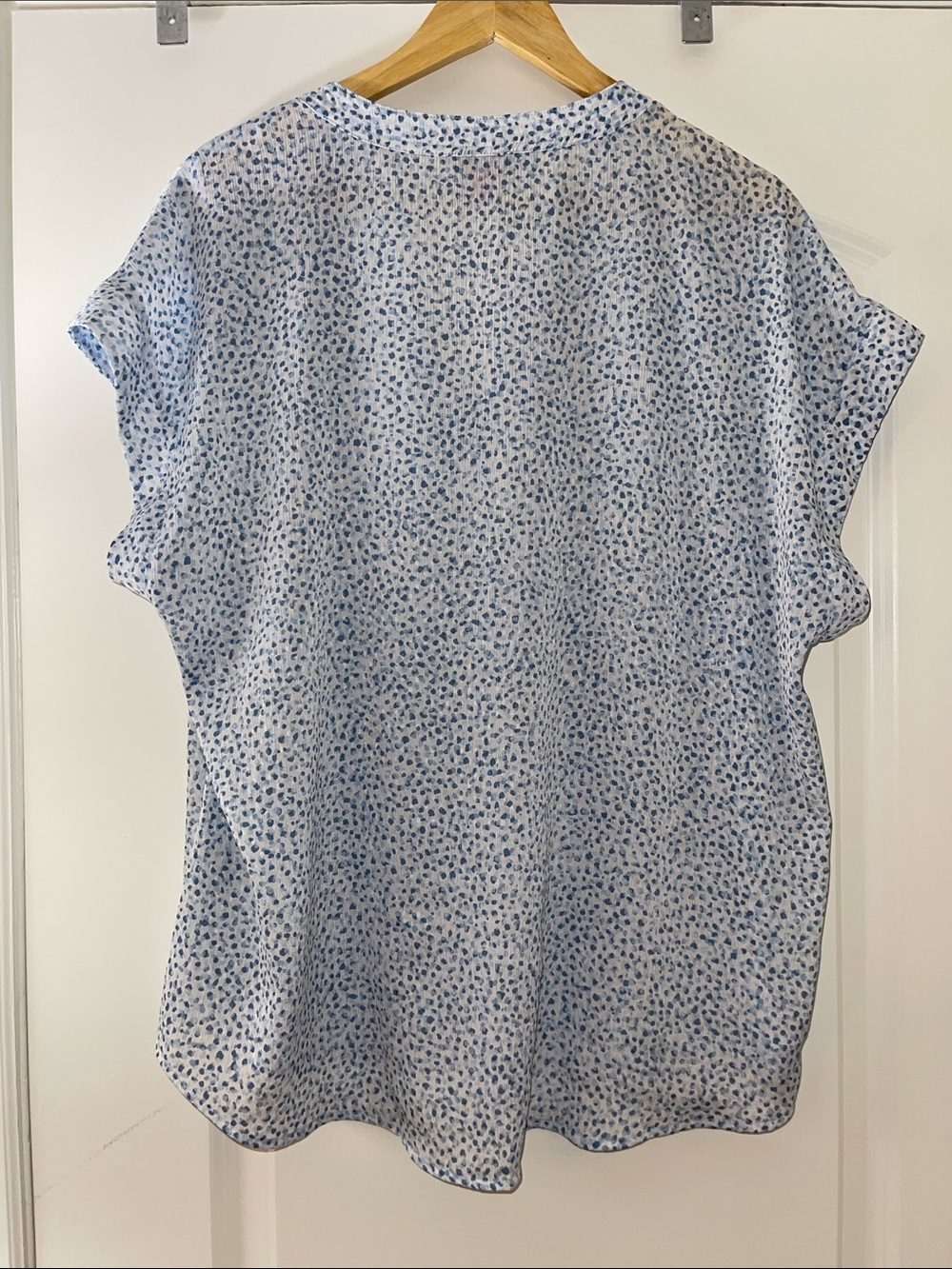 Vince Camuto White Blouse with Light Blue Micro Floral Print - Picture 2 of 6